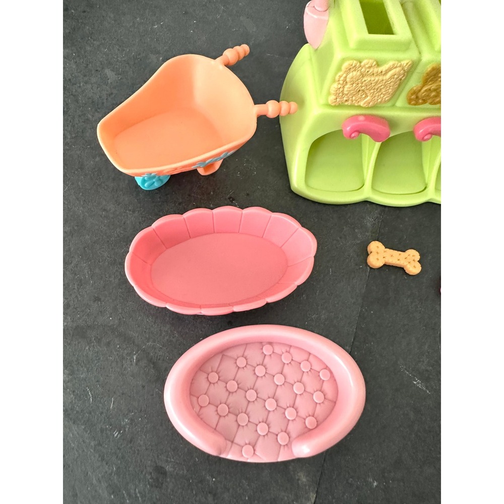 Littlest Pet Shop Treat Center accessory lot pet bed wheelbarrow LPS Hasbro - Picture 4 of 5